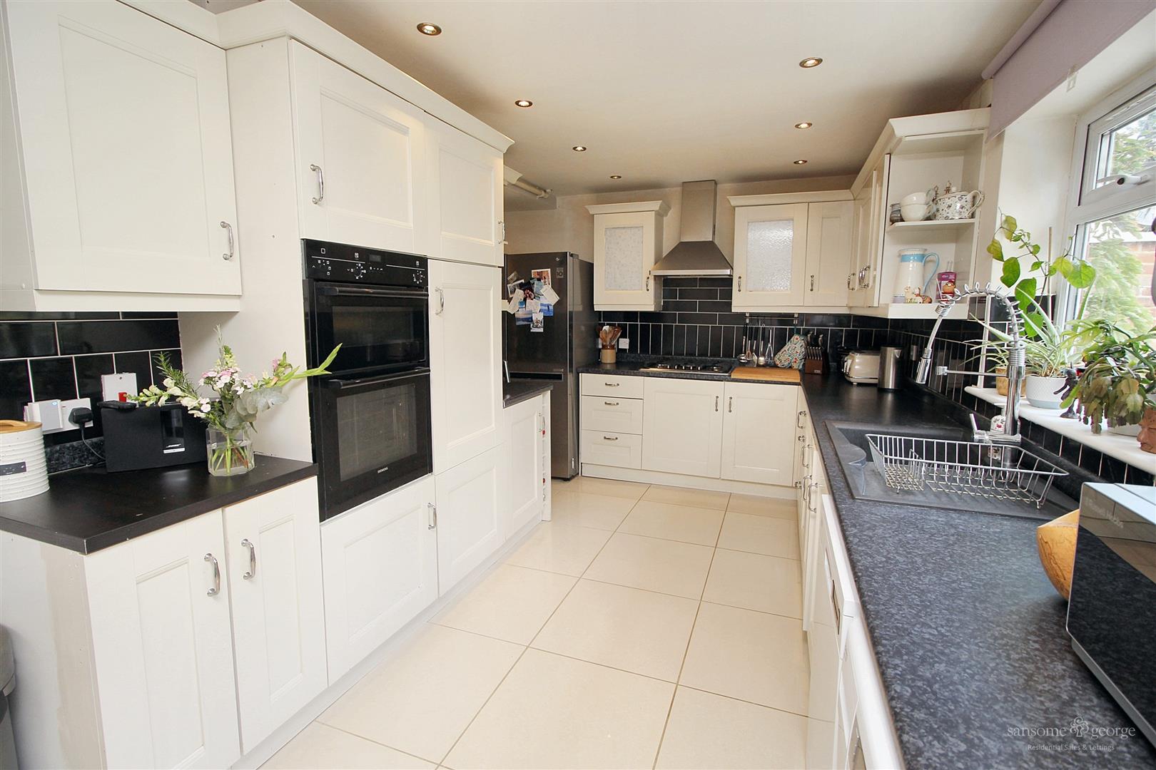 Overdown Road, Tilehurst, Reading